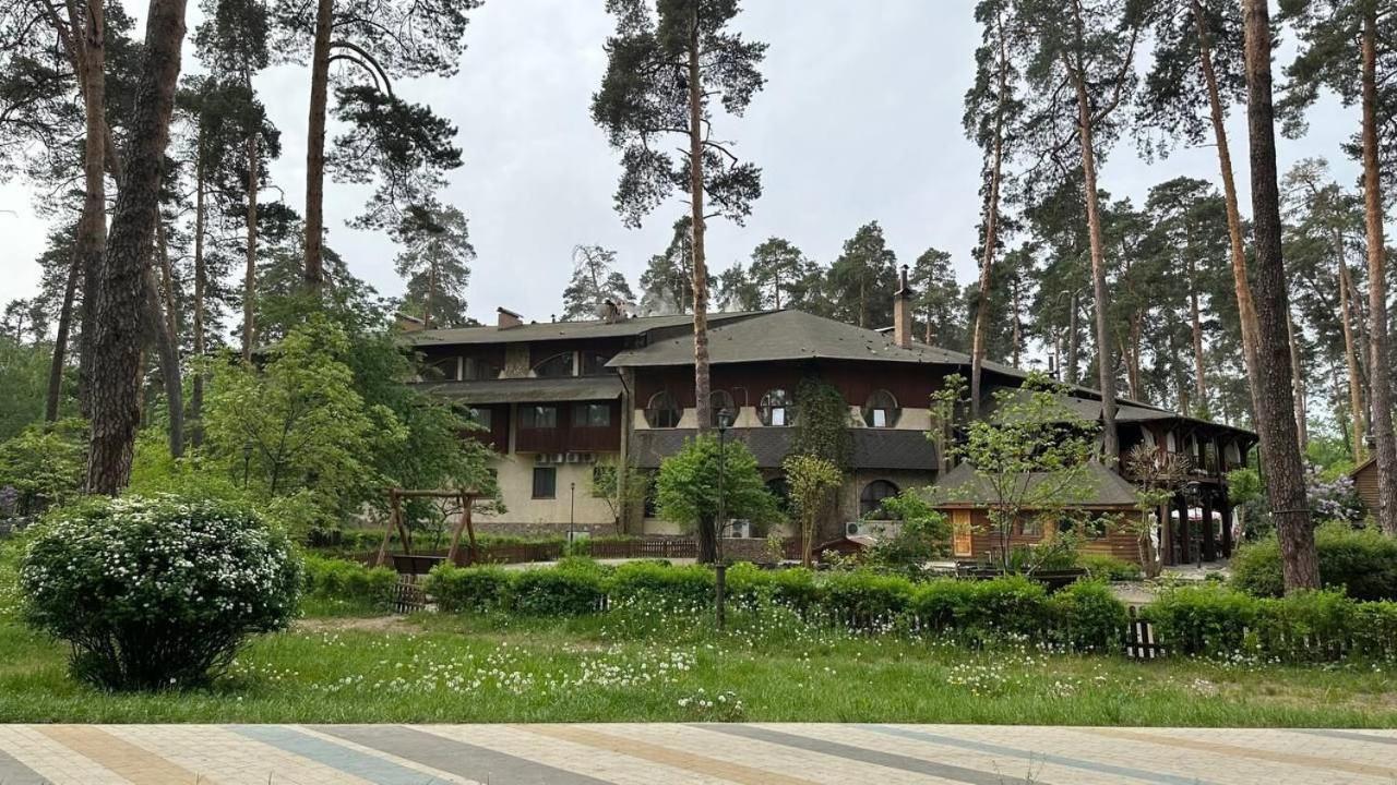 Spa-Hotel Myslyvskiy Dvir Kiew Exterior foto