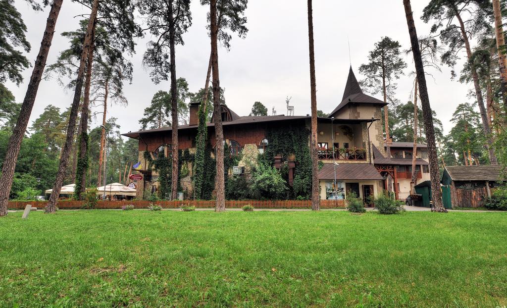 Spa-Hotel Myslyvskiy Dvir Kiew Exterior foto
